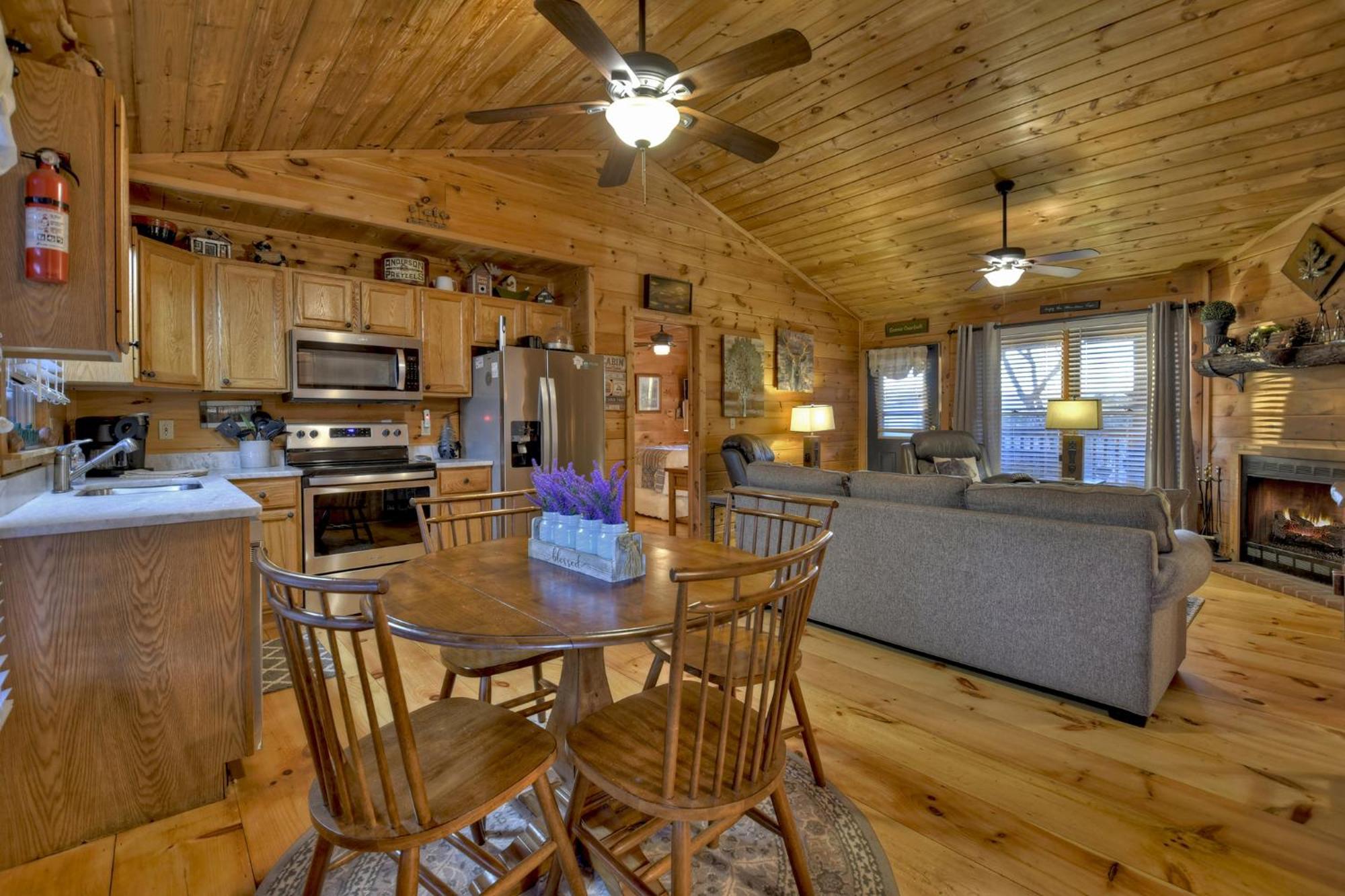 Talking Leaves Hot Tub Firepit And Comfy King Beds Villa Ellijay Luaran gambar