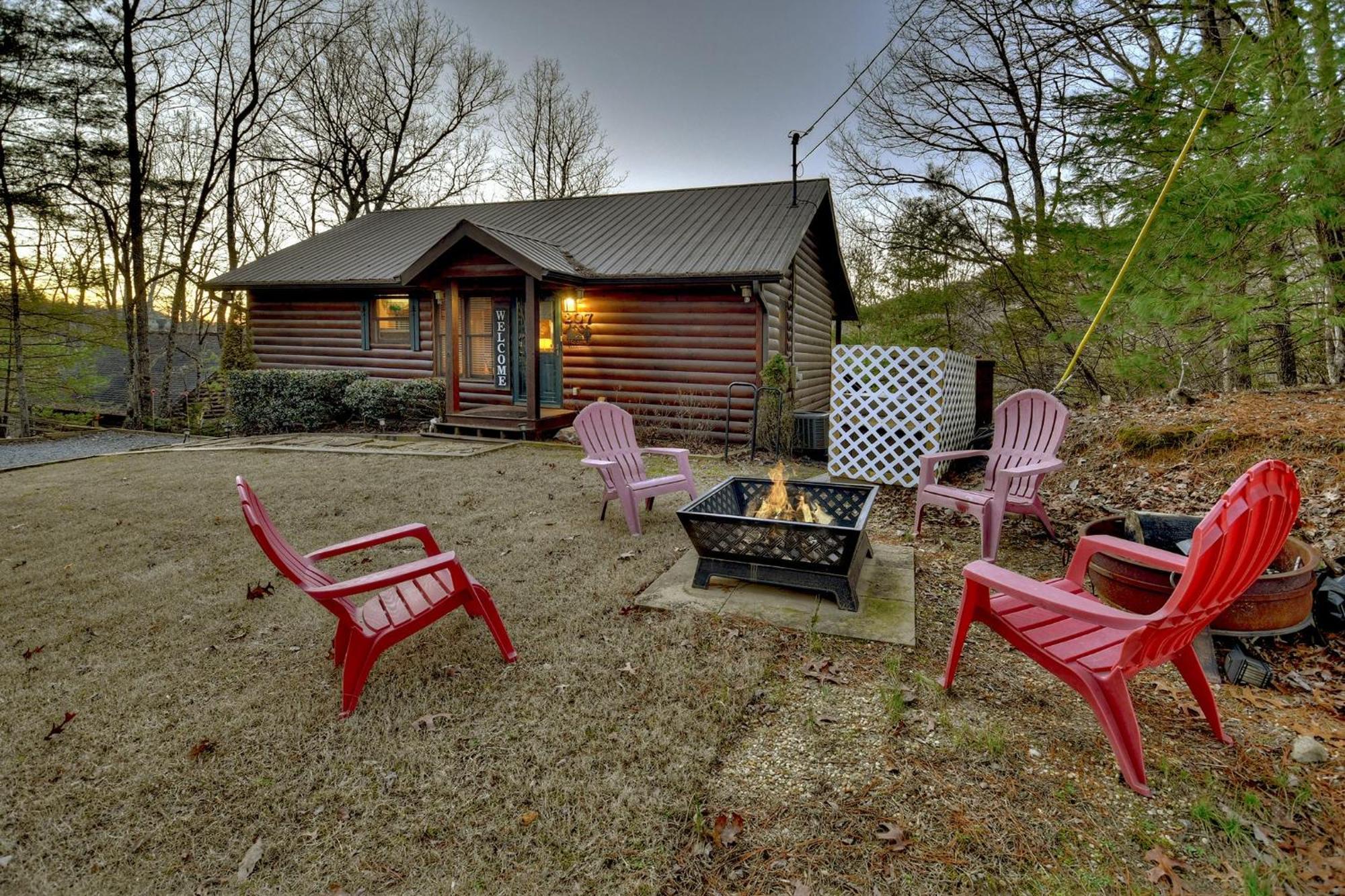 Talking Leaves Hot Tub Firepit And Comfy King Beds Villa Ellijay Luaran gambar